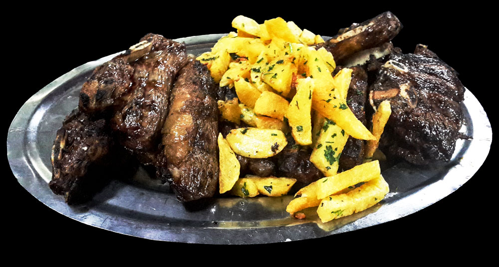 Asado de Tira con Papas Fritas a la Provenzal